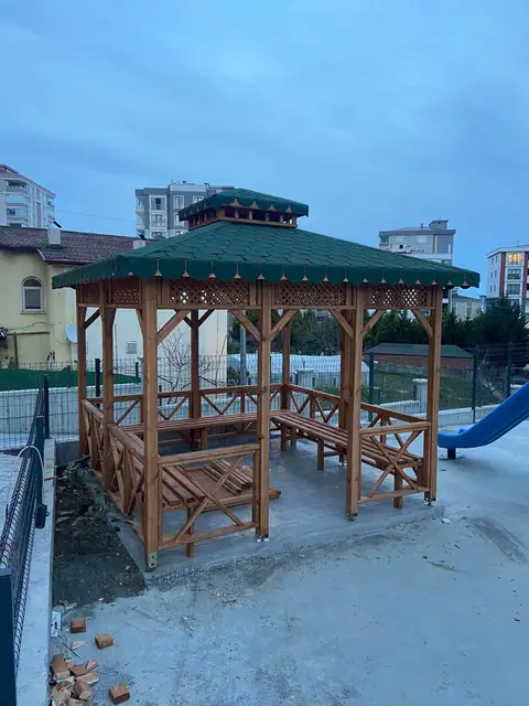 Bahçe için ahşap kamelya — uygulama fotoğrafı 18